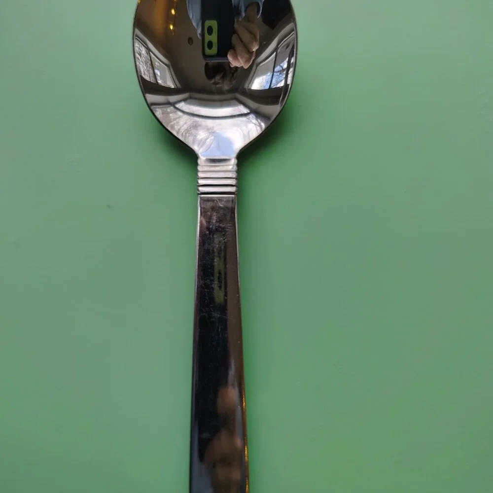 Oneida USA Raffia Stainless Steel Five Piece Silverware - Picture 7 of 9